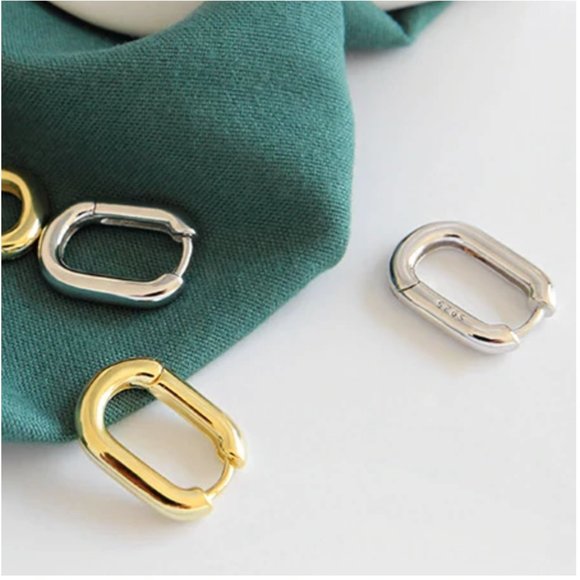 925 Sterling Silver Stud Earrings - Picture 8 of 10